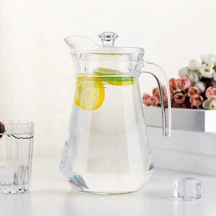 SOUJOY pitcher shown handling hot and cold beverages with heat resistance