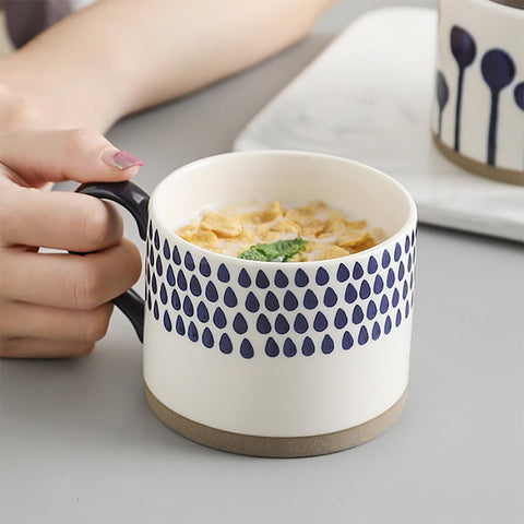 SOUJOY flat-bottom design provides stable resting on surfaces.