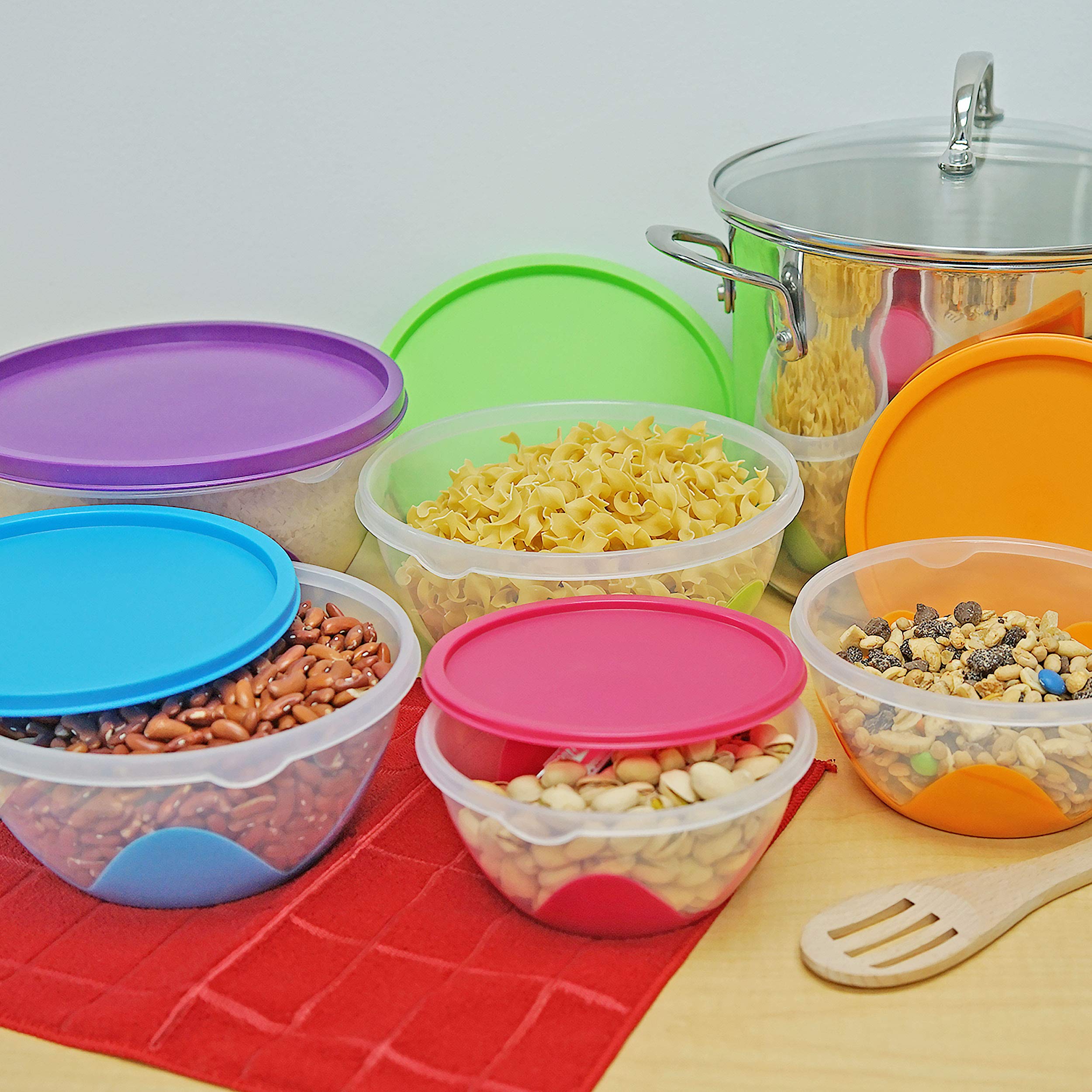 Southern Homewares airtight silicone lids keep foods fresh and prevent leaks