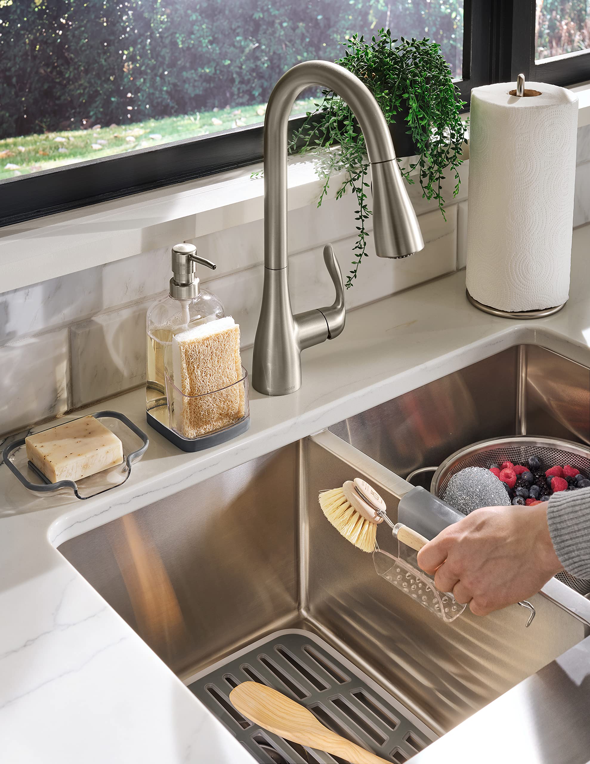 Spectrum Cora mat fits standard dual sinks for versatile use.
