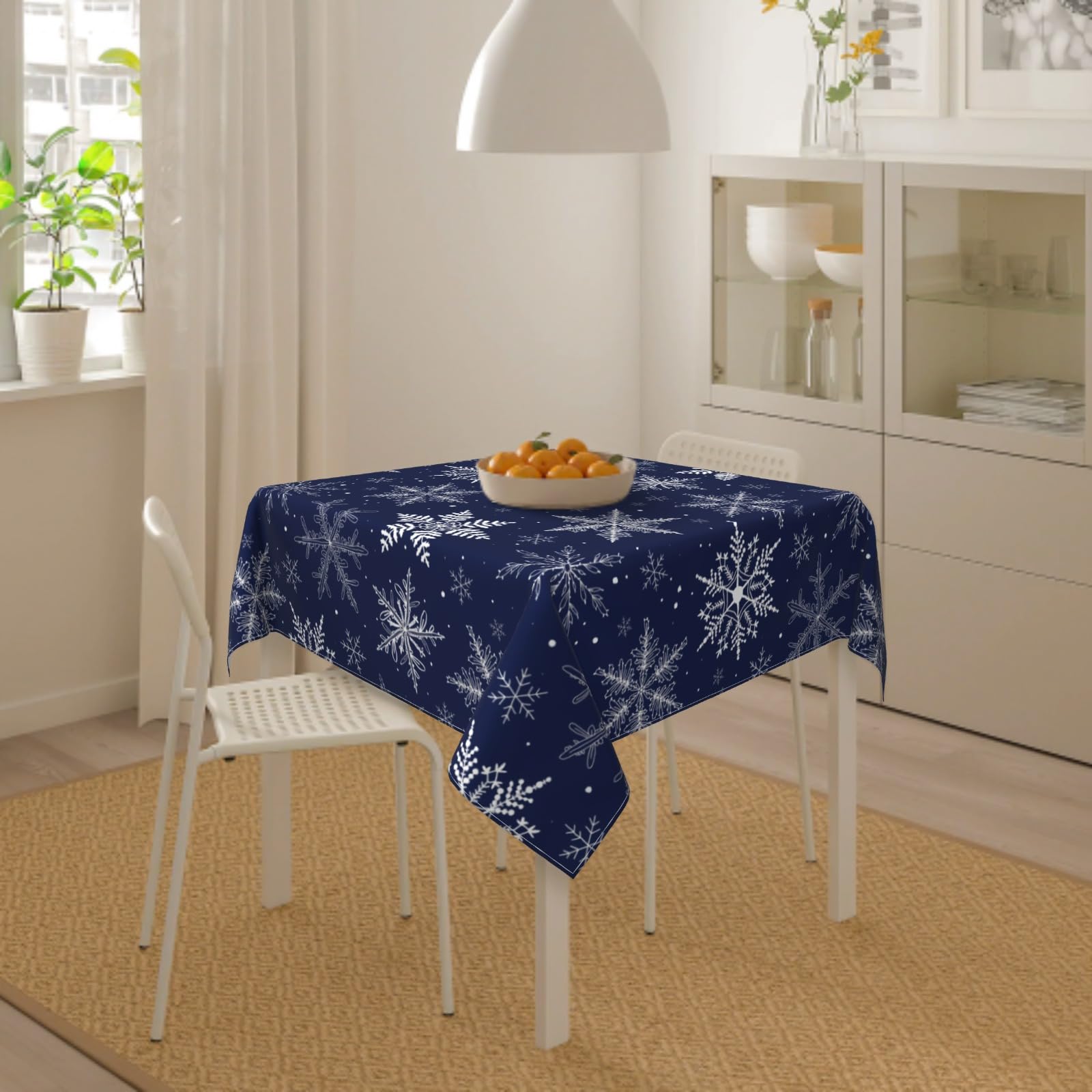 Sphragiyn durable polyester tablecloth resists stains and scratches