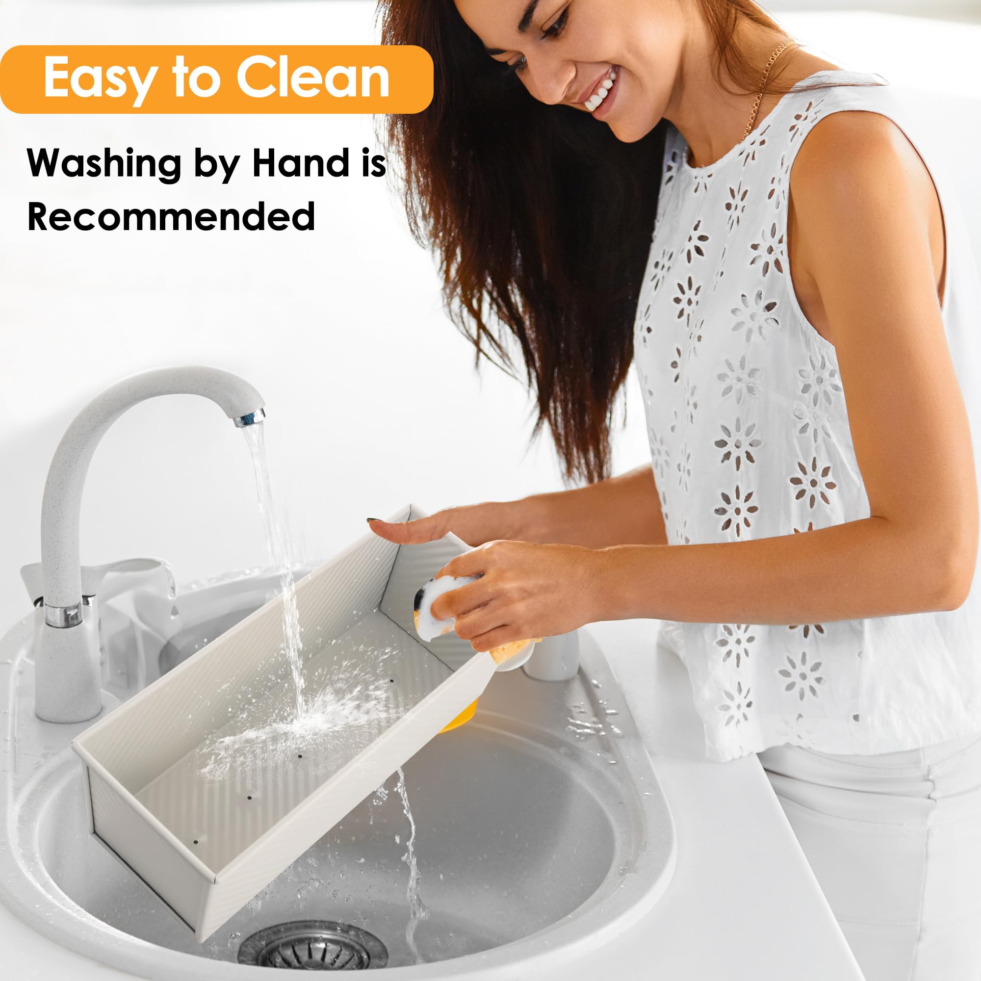 Spmarkt Premium Beige Pullman pan is easy to clean with warm water after baking.