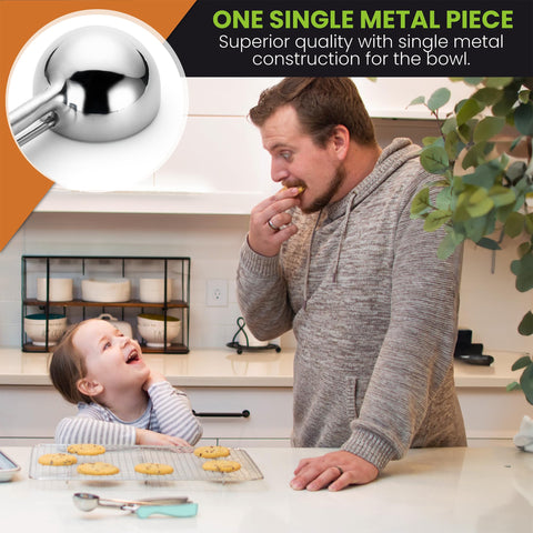 Spring Chef ergonomic handles for comfortable scooping