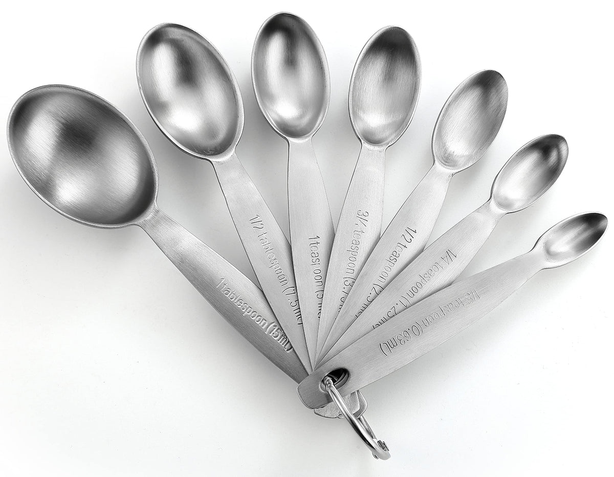 Spring Chef oval-design spoons for precise dry and liquid measurements.