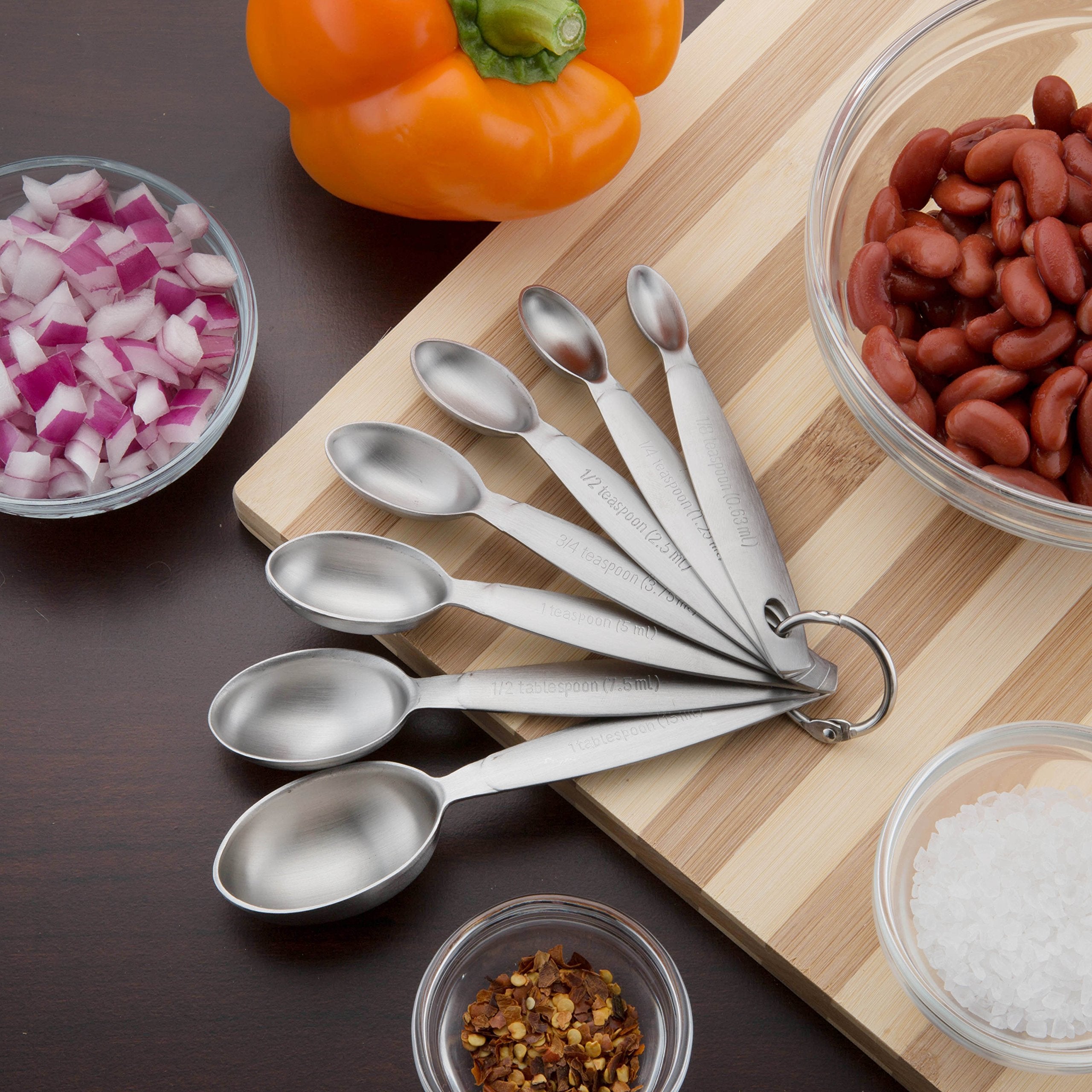 Spring Chef 7-piece set provides precise sizes from 1/8 tsp to 1 Tbsp.