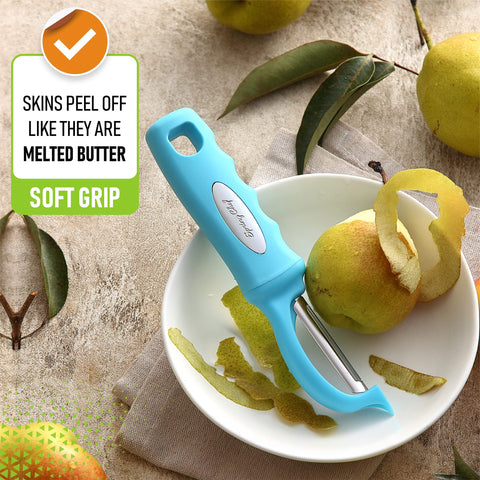 Built-in blemish remover helps prep fruit quickly and cleanly.
