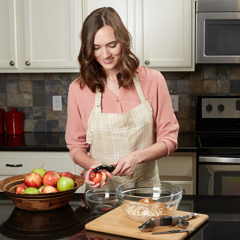 Spring Chef set of two peelers provides two solutions for different ingredients.