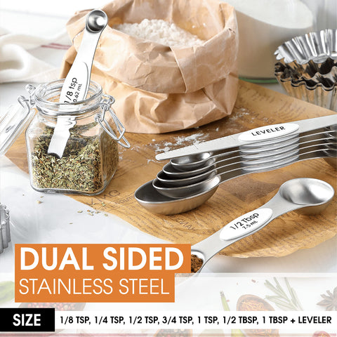 Spring Chef round spoon for liquids with mess-free pouring.