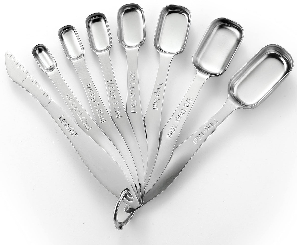 Spring Chef stainless steel measuring spoons with leveler for precise results.