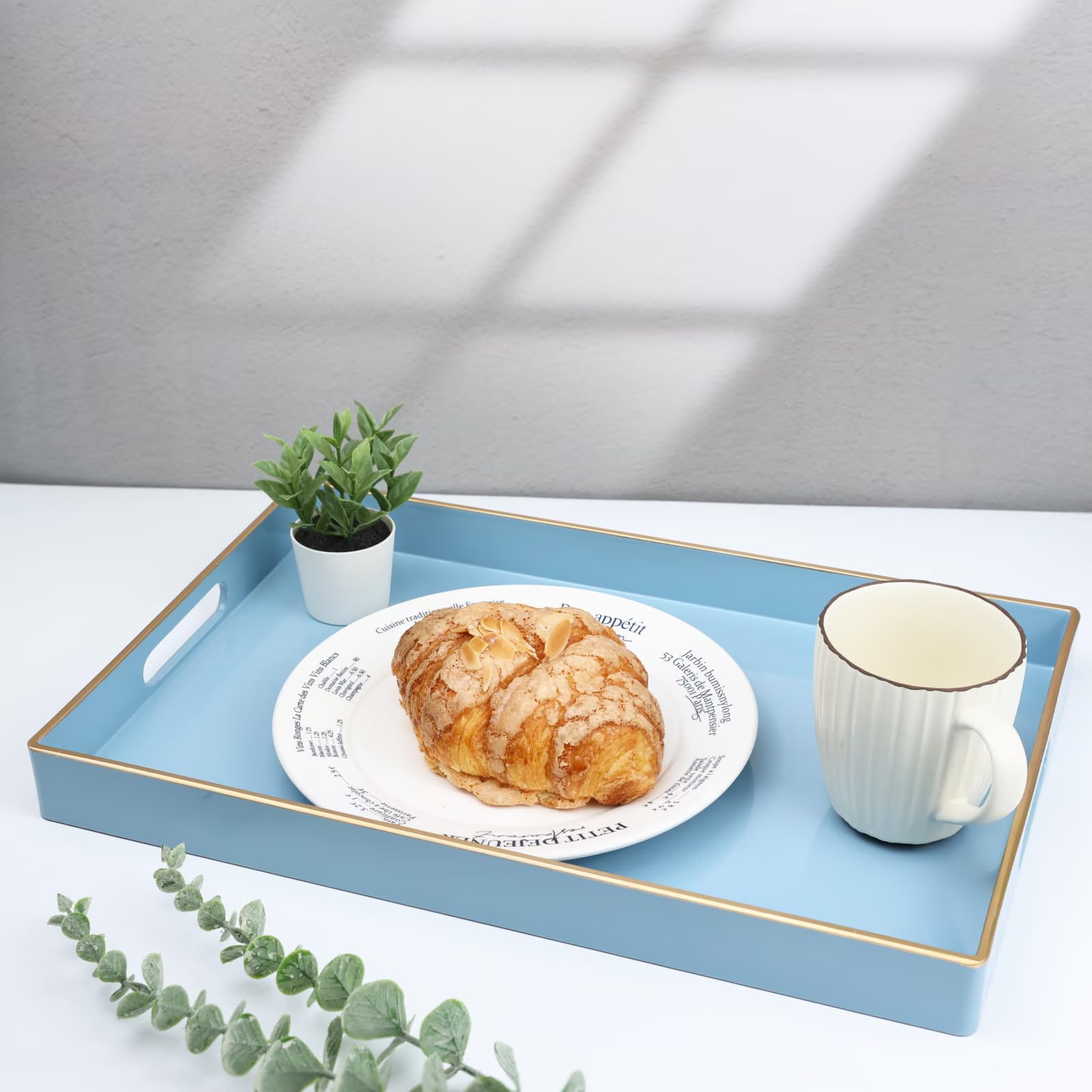 Easy to wipe clean with a damp cloth, maintaining shine