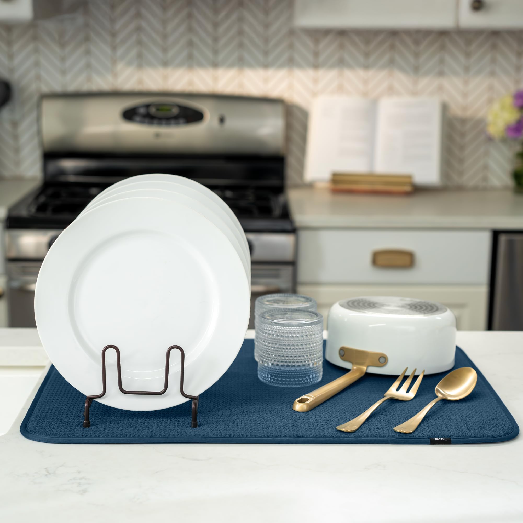 S&T INC. Dish drying mat protects countertops from scratches