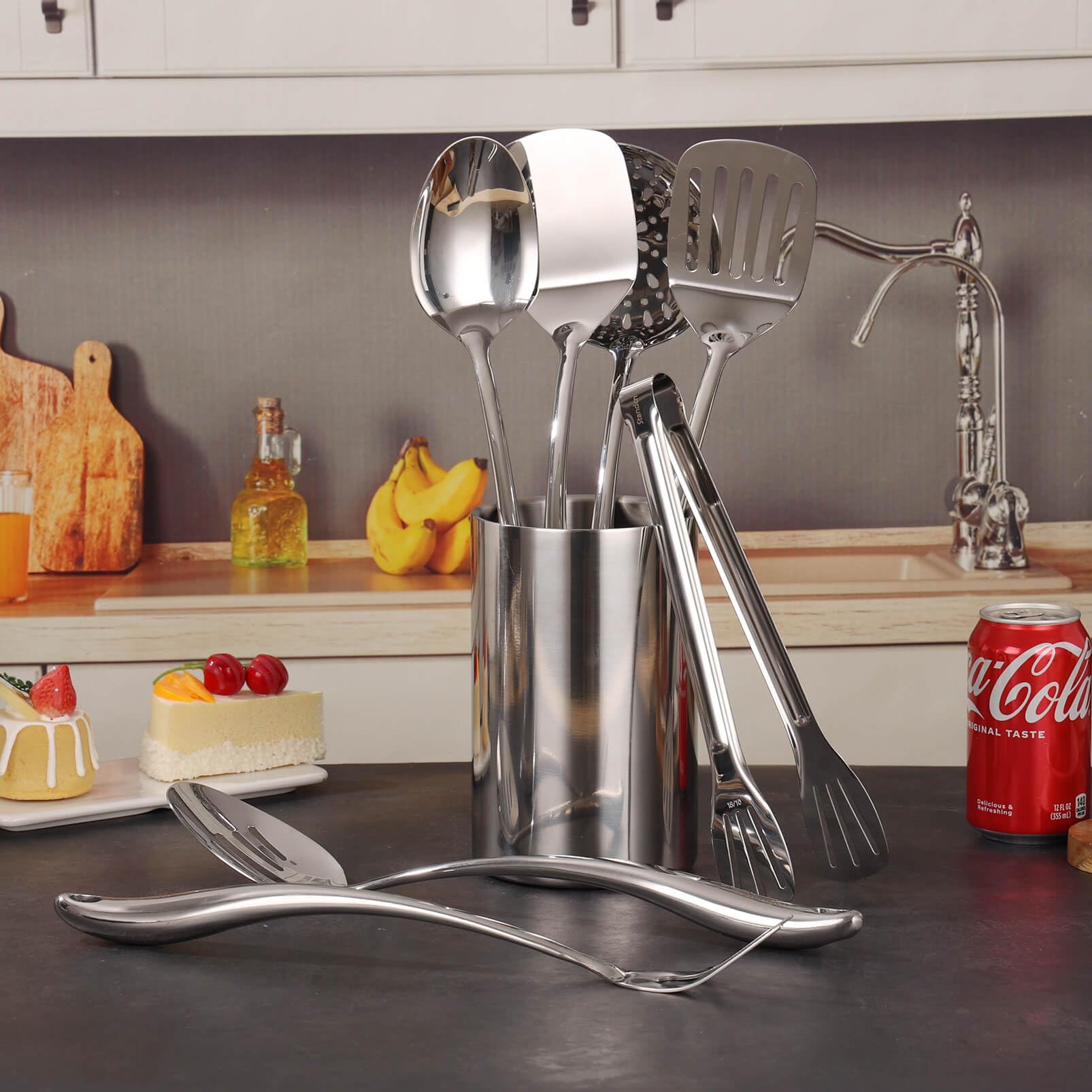 Standcn skimmer spoon for skim and serve during cooking.