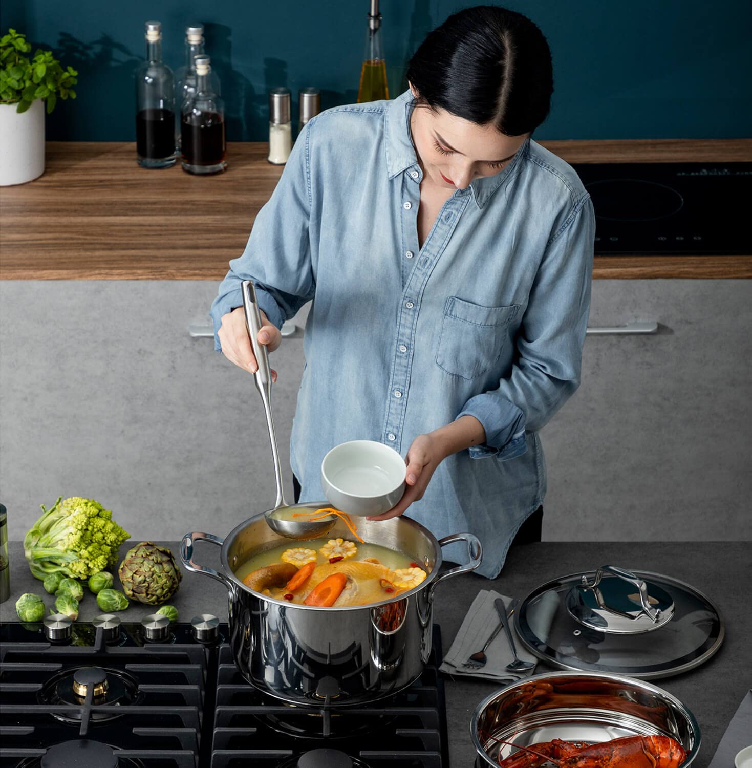 Standcn spaghetti server for even portions and stirring.