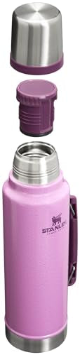 Leakproof cup lid on Stanley Classic keeps beverages secure in bags during travel and daily commutes.