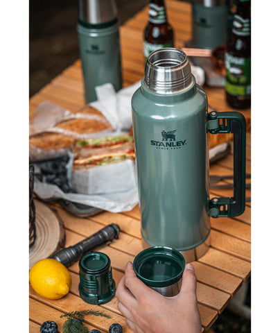 STANLEY lifetime warranty adds reassurance for long-term daily use.