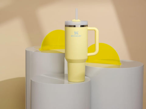 Stanley ergonomic comfort-grip handle for easy carrying during workouts or commutes.