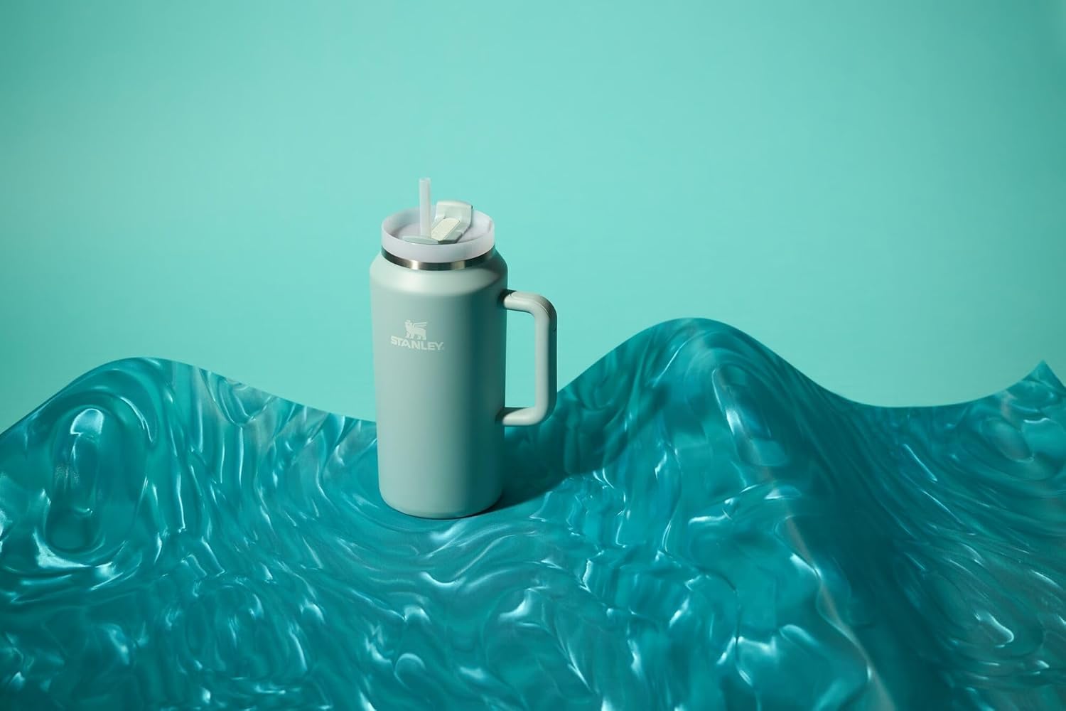 Stanley Quencher H2.0 BPA-free design for safe hydration