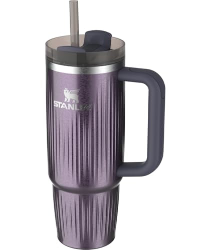 STANLEY Quencher H2.0 with comfort-grip handle for easy carrying