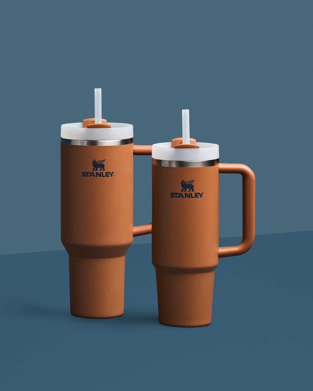 STANLEY Quencher H2.0 dishwasher-safe tumbler and lid for easy cleaning.