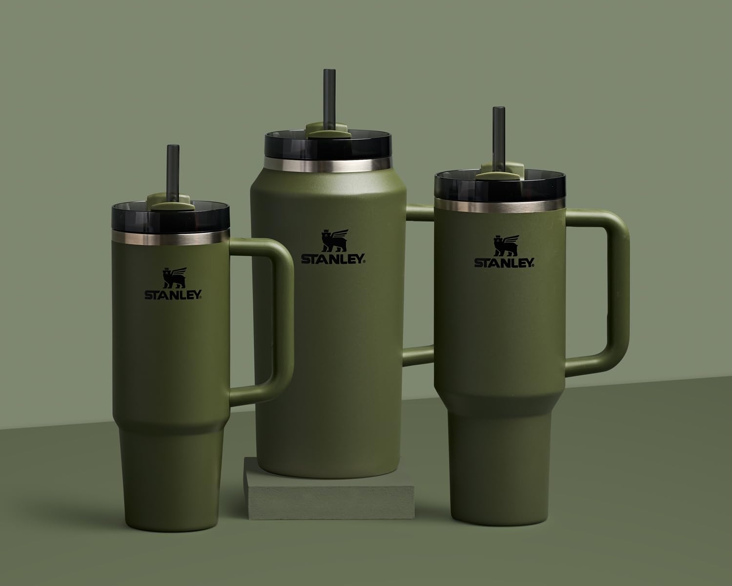 Stanley Quencher H2.0 fits most cup holders for travel convenience