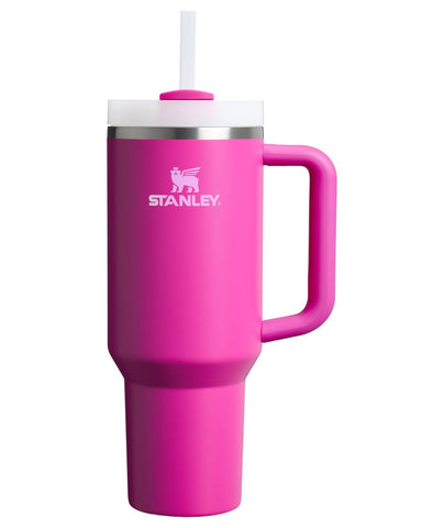 STANLEY Quencher H2.0 40 oz with handle keeps drinks cold on the go.