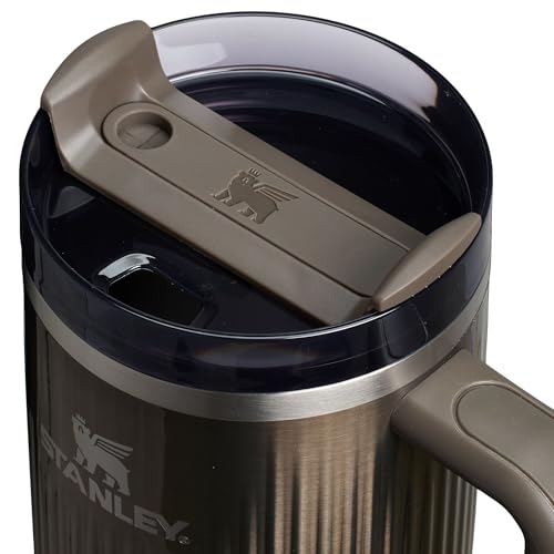 Stanley Quencher H2-0 lid closeup showing three position FlowState for splash resistance