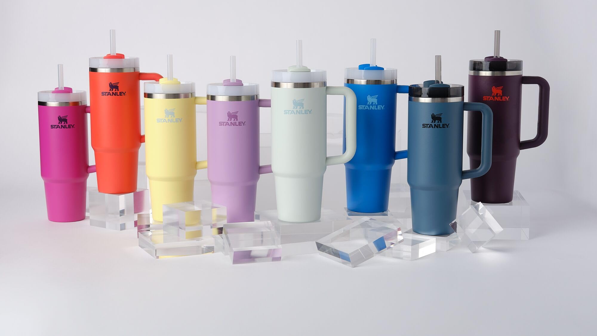 Leak-resistant lid keeps drinks secure during travel
