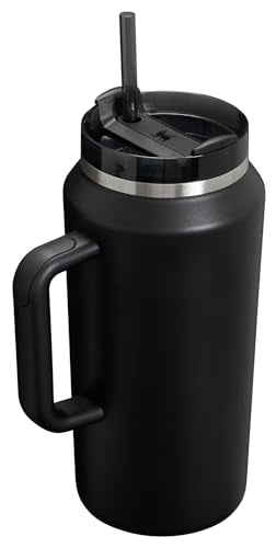 STANLEY Quencher H2.0 with ergonomic handle for easy carrying during workouts.