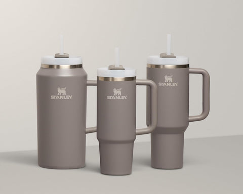 Stanley Quencher H2O 40 oz dishwasher-safe tumbler and lid for easy cleaning.