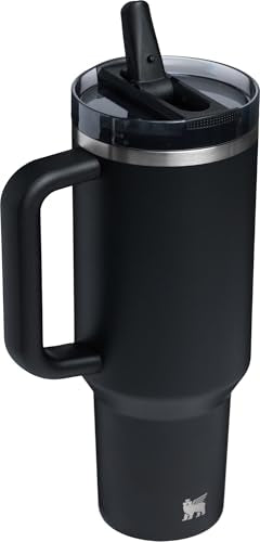 Stanley Quencher ProTour 40 oz capacity fits in car cup holders