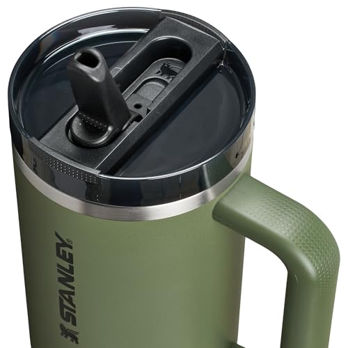 Stanley Quencher ProTour built-in straw for quick hydration during workouts.
