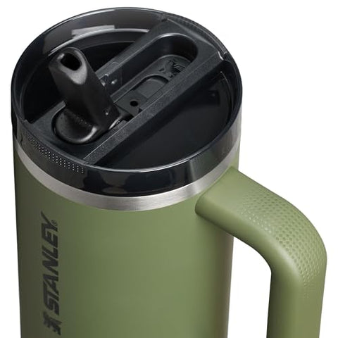 STANLEY Quencher ProTour built-in straw ensures quick hydration during workouts.