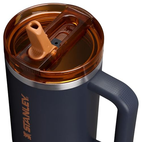 STANLEY Quencher ProTour handle grip for comfortable one-handed carrying.