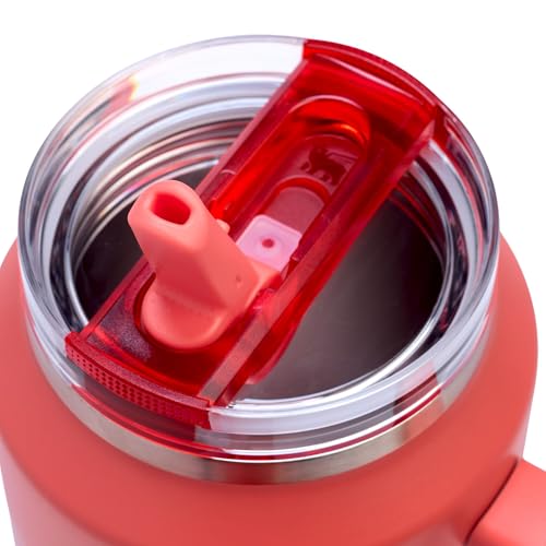Stanley Quencher ProTour leakproof-lid shown closed, preventing spills during travel.