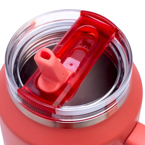 Stanley Quencher ProTour leakproof-lid shown closed, preventing spills during travel.
