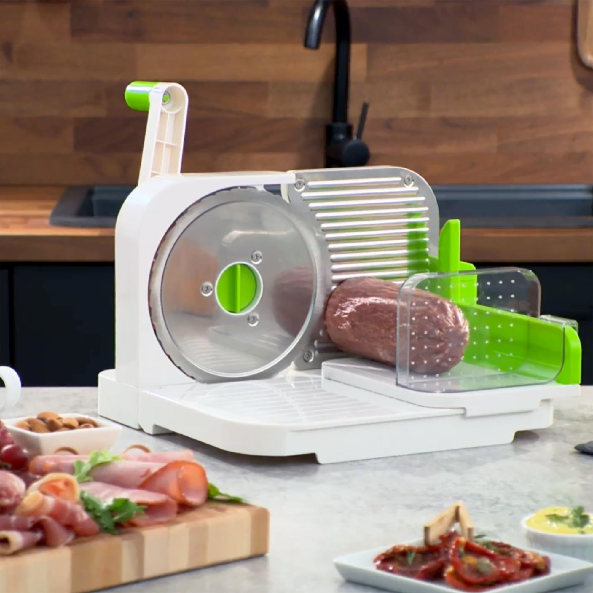 Starfrit Deli Slicer ideal for slicing meats, cheeses and breads