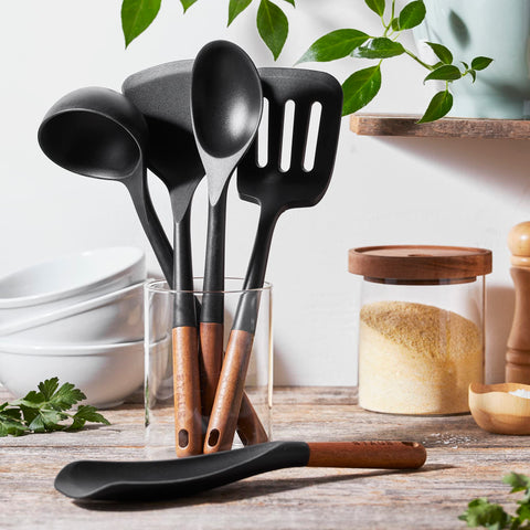 STAUB 2-in-1 spatula spoon close-up for stirring and serving