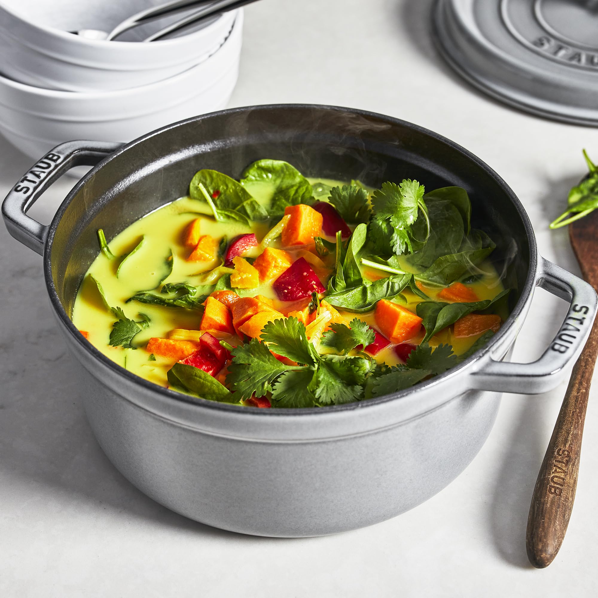 Staub nickel knob offers durable heat resistance for comfortable grip