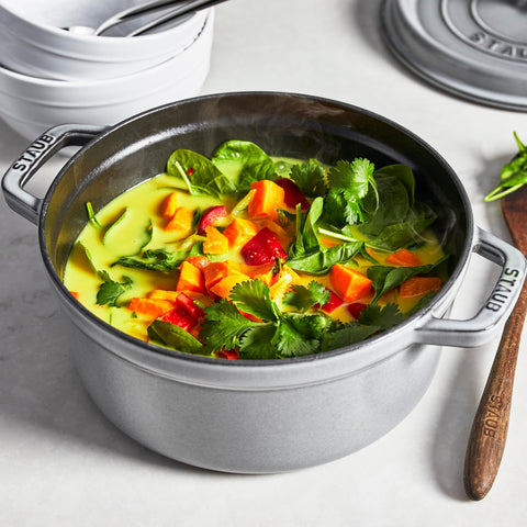 Staub nickel knob offers durable heat resistance for comfortable grip