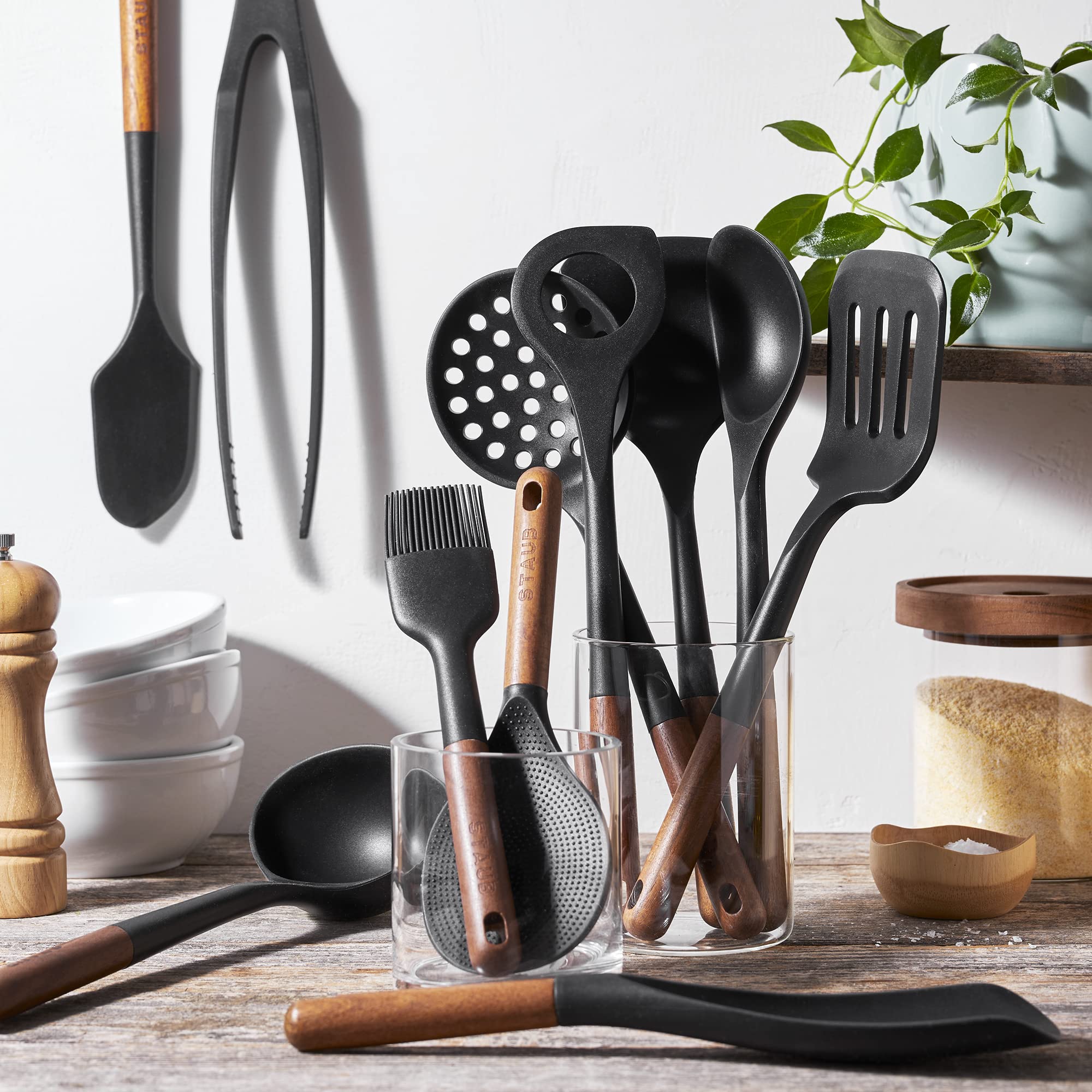 STAUB ladle from the 11-piece set, heat-resistant and easy to serve soups and stews.