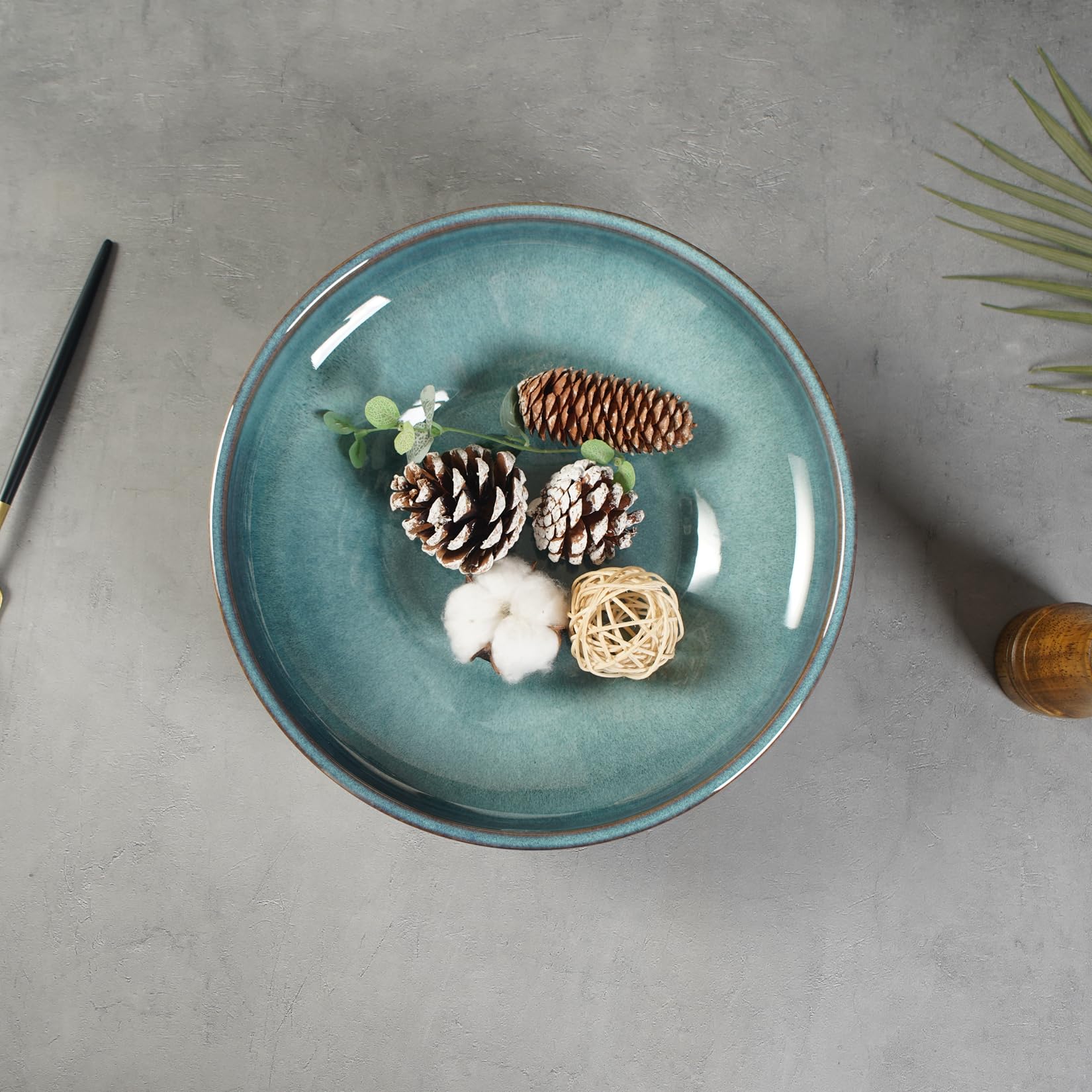 STE-CER blue fruit bowl with 10.2-inch diameter for family gatherings.