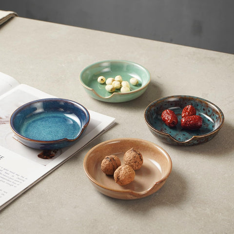 STE-CER spoon rest complements farmhouse kitchen decor on any counter.