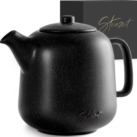 Steinzeit tea pot full-view shows generous 44 oz capacity for family servings