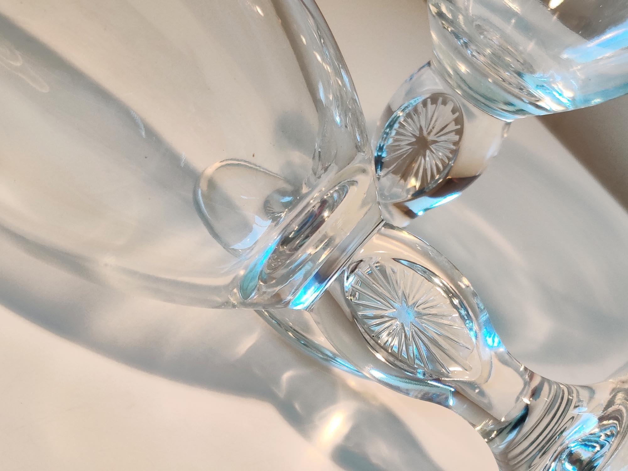 Stella Artois dishwasher-safe chalice keeps cleanup simple after gatherings.