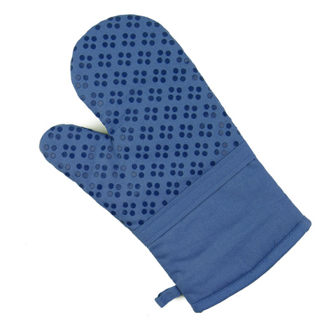 Sticky Toffee 9-Piece Kitchen Set pot holders provide non-slip grip for safe pan handling
