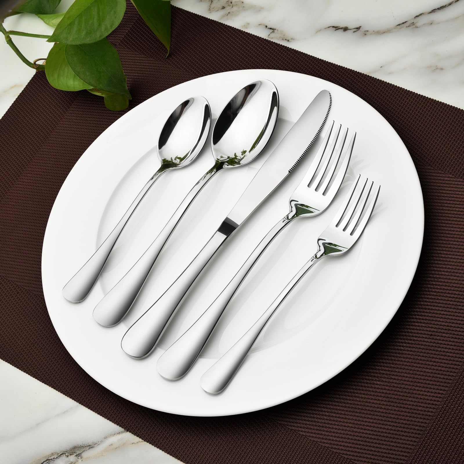 Stilloye 60-piece set gift box ready for weddings and housewarmings