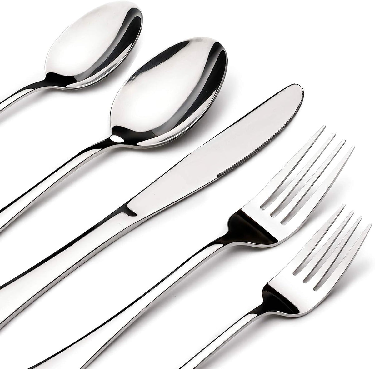 Stilloye dinner knives in polished finish for everyday meals