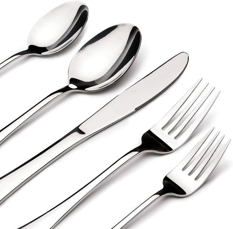 Stilloye dinner knives in polished finish for everyday meals