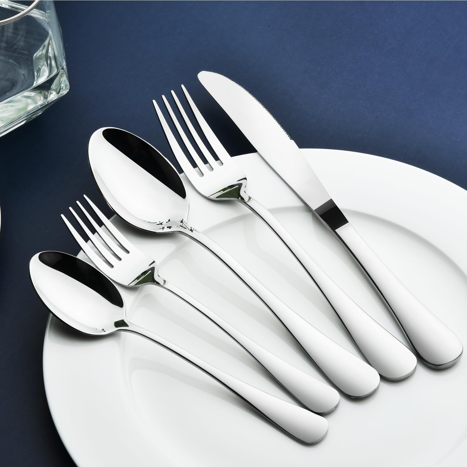 Stilloye dinner spoons with mirror finish for easy scooping