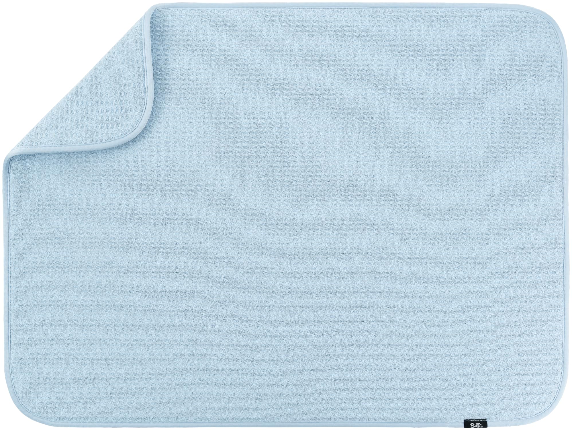 S&T INC. Dish Drying Mat XL on the counter absorbs water quickly to keep surfaces dry